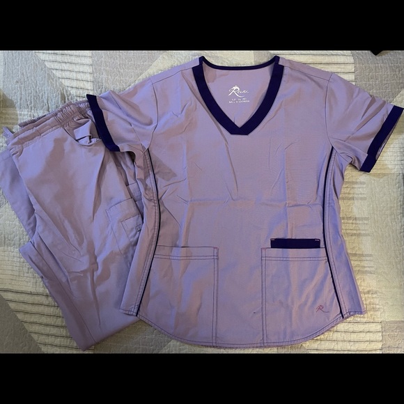 Reina Scrub Set - Picture 3 of 7